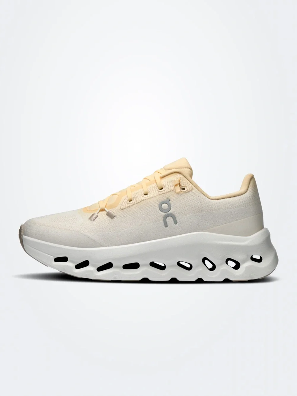 On Running Women Cloudtilt Blonde | Dew Size 5.5 gently used